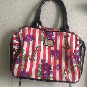 Betsyville betsyjohnson makeup bag